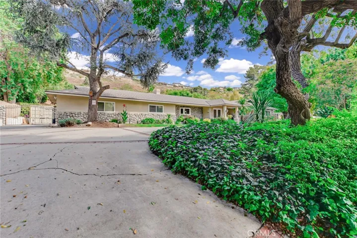 20733 Rancho Los Cerritos Road E, Covina, California 91724