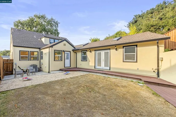 912 Brown St, Martinez, California 94553