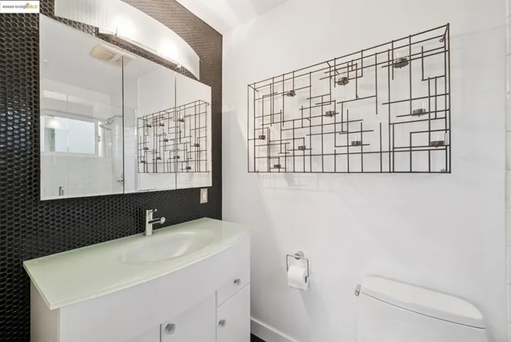 Ensuite primary bathroom