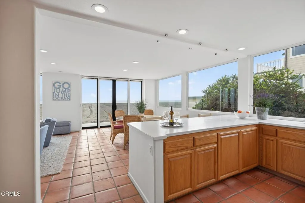 4169 Ocean Drive, Oxnard, California 93035 home-pic-20