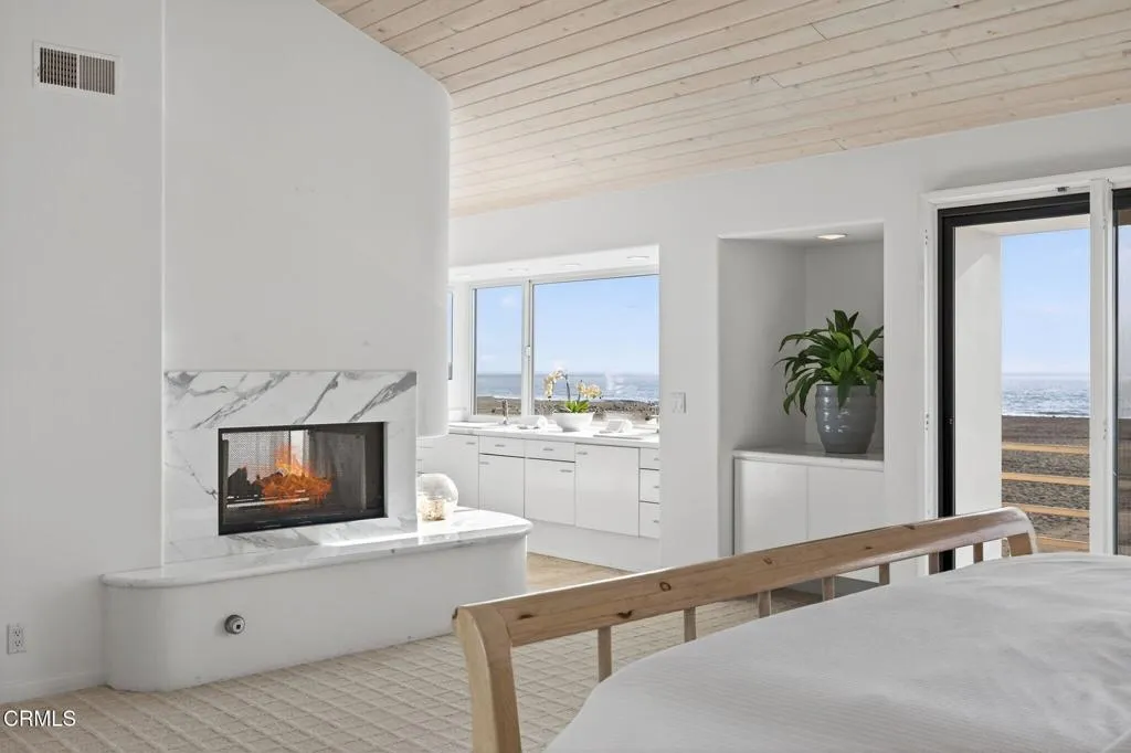 4169 Ocean Drive, Oxnard, California 93035 home-pic-36