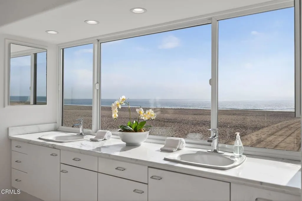 4169 Ocean Drive, Oxnard, California 93035 home-pic-37
