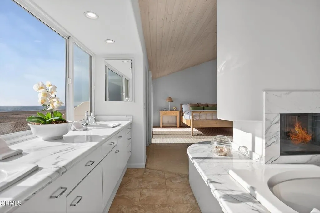 4169 Ocean Drive, Oxnard, California 93035 home-pic-39