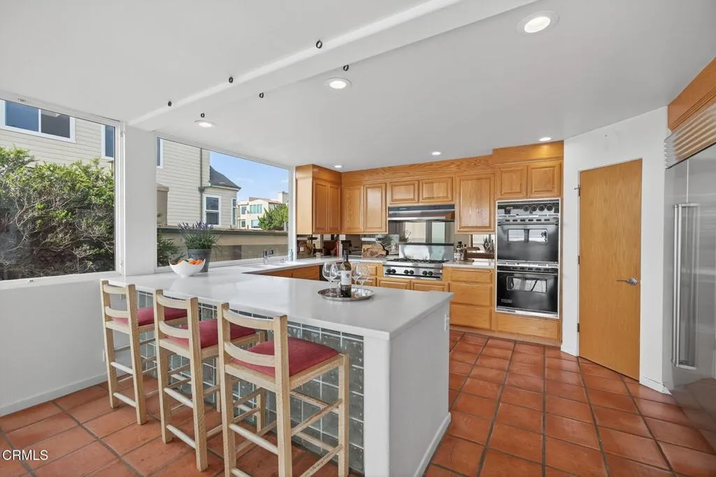 4169 Ocean Drive, Oxnard, California 93035 home-pic-17