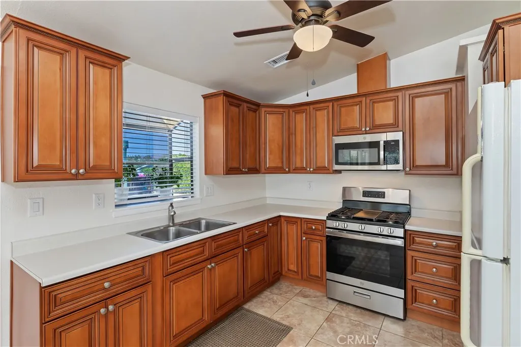 10372 Wells, Riverside, California 92505 home-pic-32