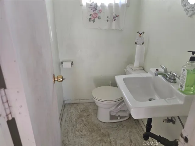 exterior access 1/2 bath for 2 outside buildings