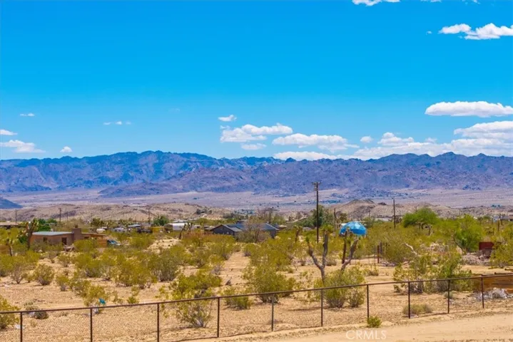 2837 Border Avenue, Joshua Tree, California 92252