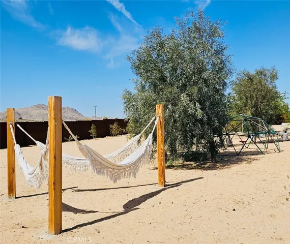 2837 Border Avenue, Joshua Tree, California 92252