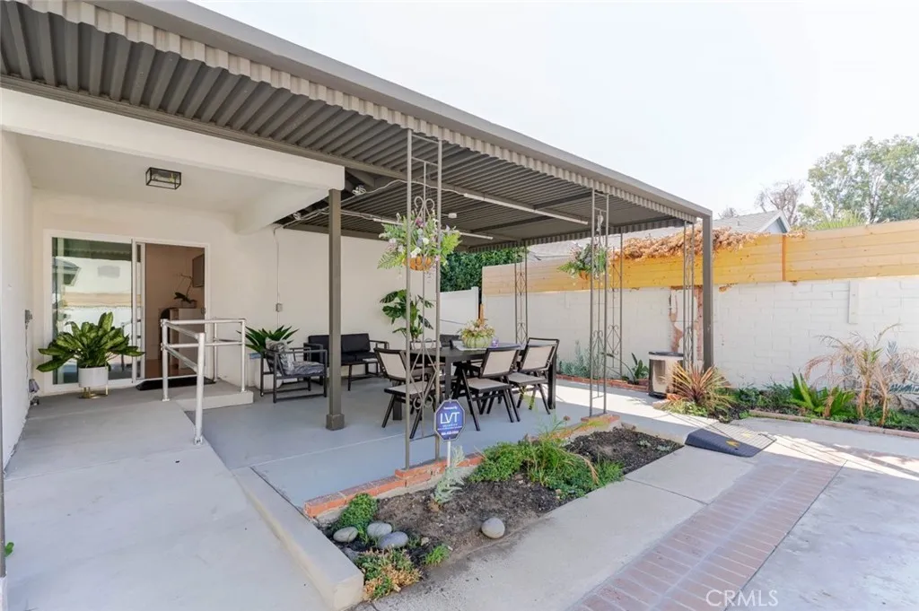 7459 Sylmar Avenue, Van Nuys, California 91405 home-pic-29