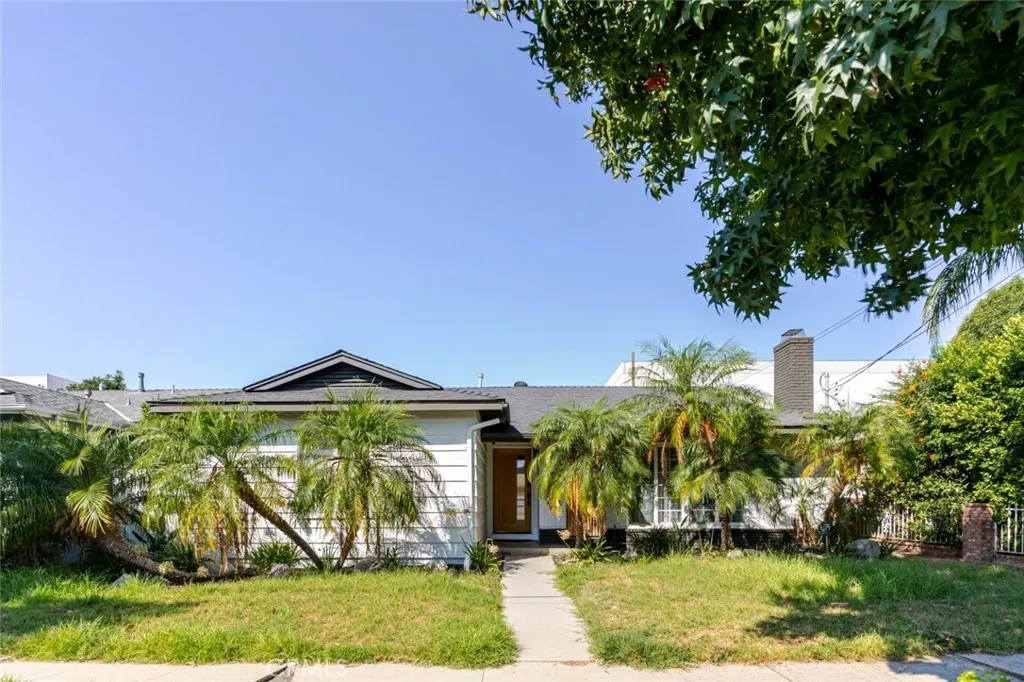 7459 Sylmar Avenue, Van Nuys, California 91405 home-pic-31