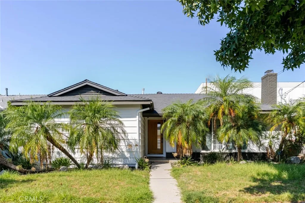 7459 Sylmar Avenue, Van Nuys, California 91405 home-pic-0