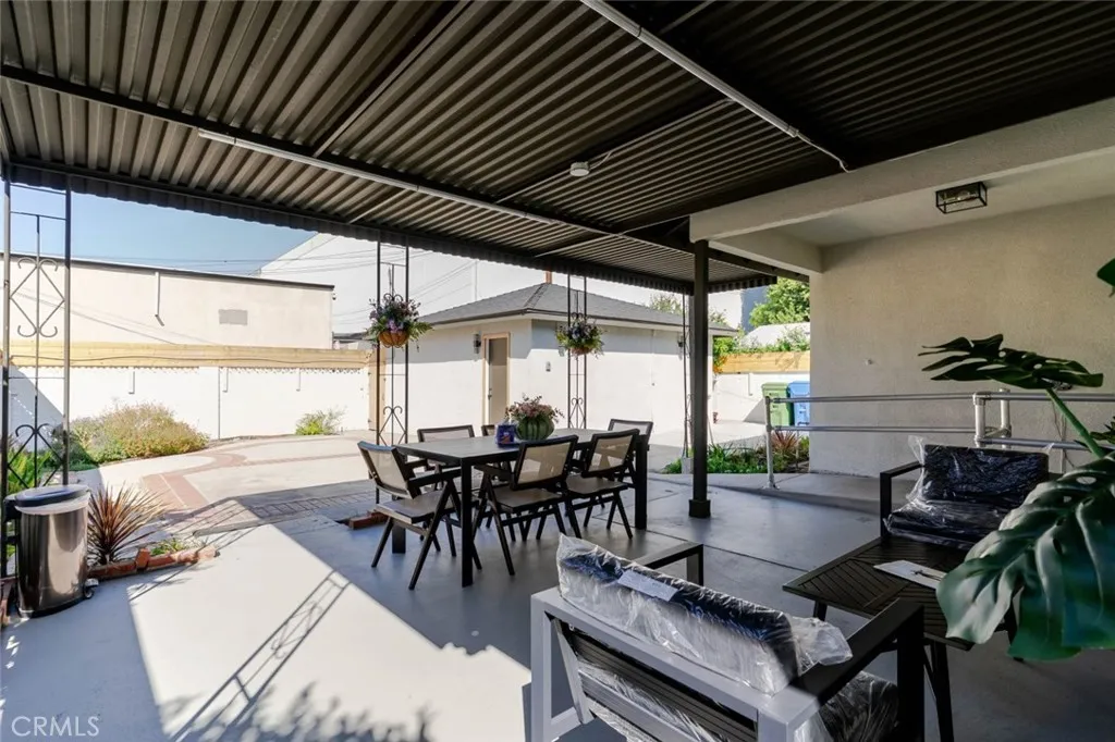 7459 Sylmar Avenue, Van Nuys, California 91405 home-pic-23