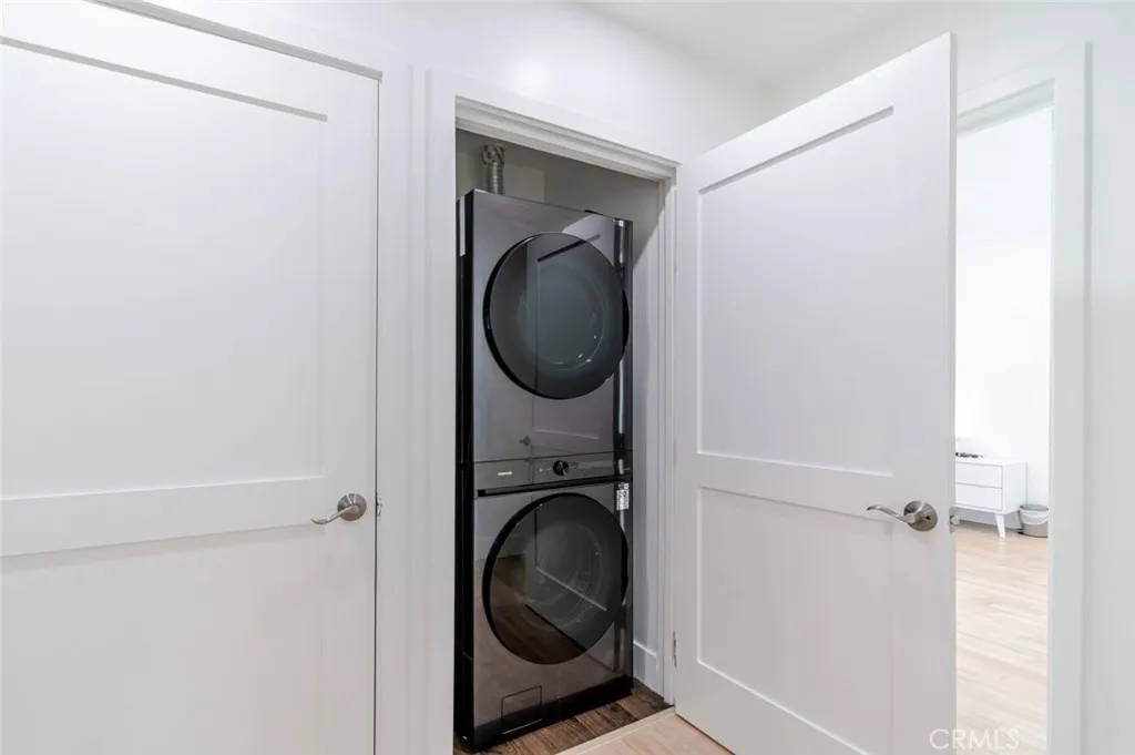 7459 Sylmar Avenue, Van Nuys, California 91405 home-pic-13