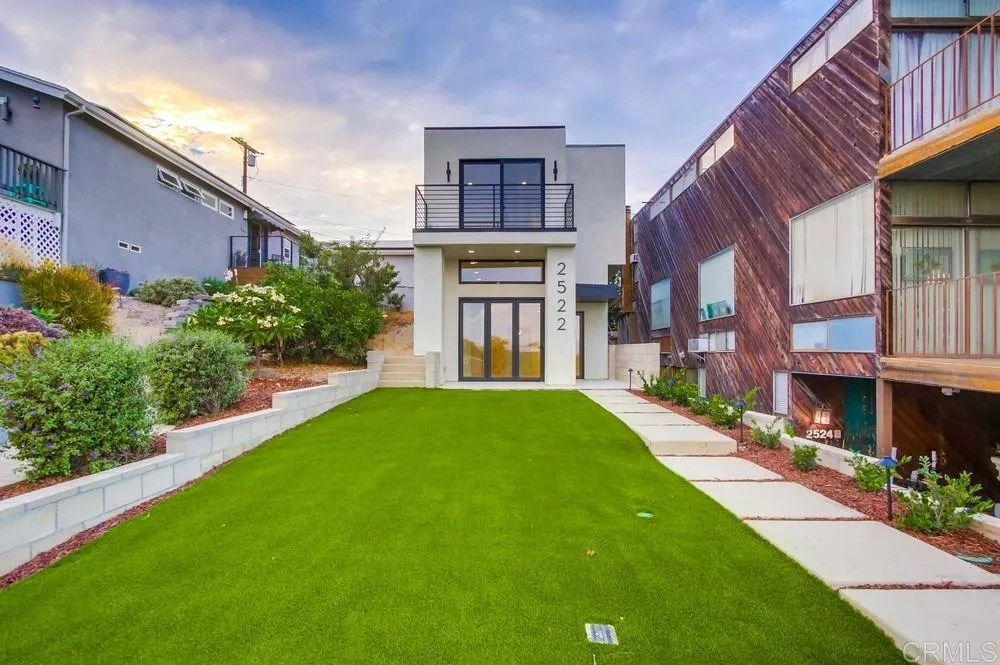2522 Chalcedony St, San Diego, California 92109 home-pic-60