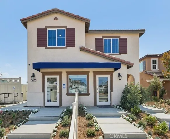 MODEL HOME EXTERIOR