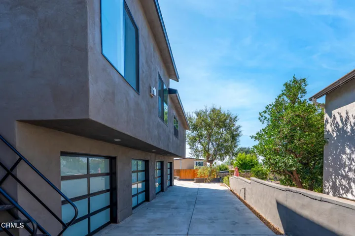 6 Car Garage & Driveway