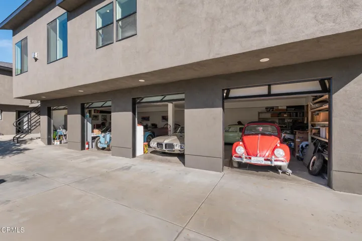 6 Car Garage & Driveway