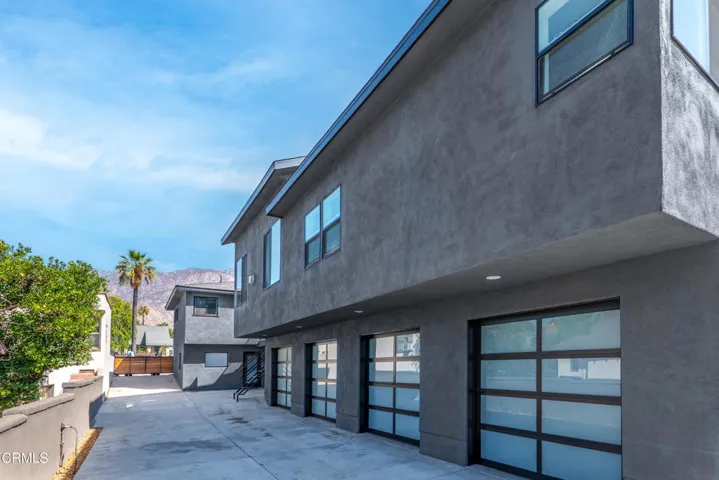 6 Car Garage & Driveway