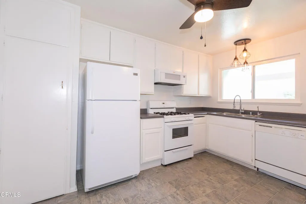 3107 E Harbor Boulevard B, Ventura, California 93001 home-pic-4
