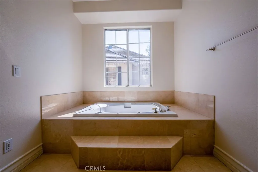 51 E Colorado Boulevard, Arcadia, California 91006 home-pic-13