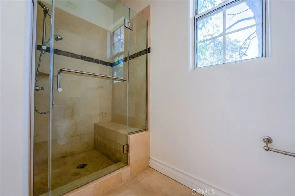 51 E Colorado Boulevard, Arcadia, California 91006 home-pic-14