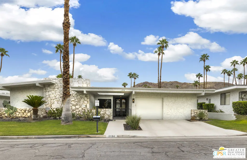 2194 S La Paz Way, Palm Springs, California 92264 home-pic-2