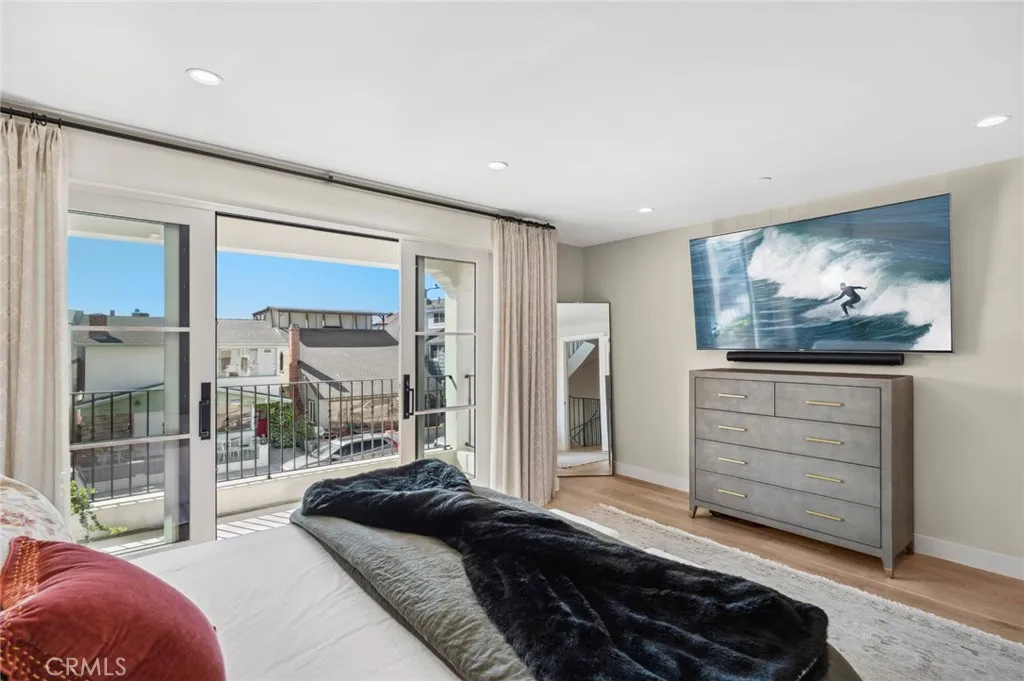 318 Coronado Street, Newport Beach, California 92661 home-pic-11