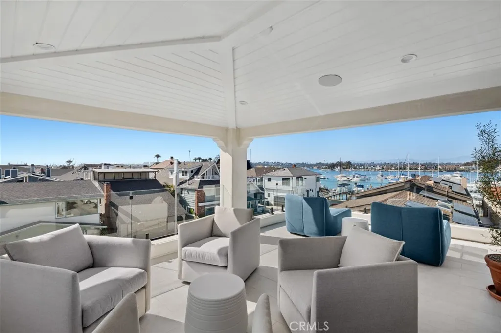 318 Coronado Street, Newport Beach, California 92661 home-pic-18