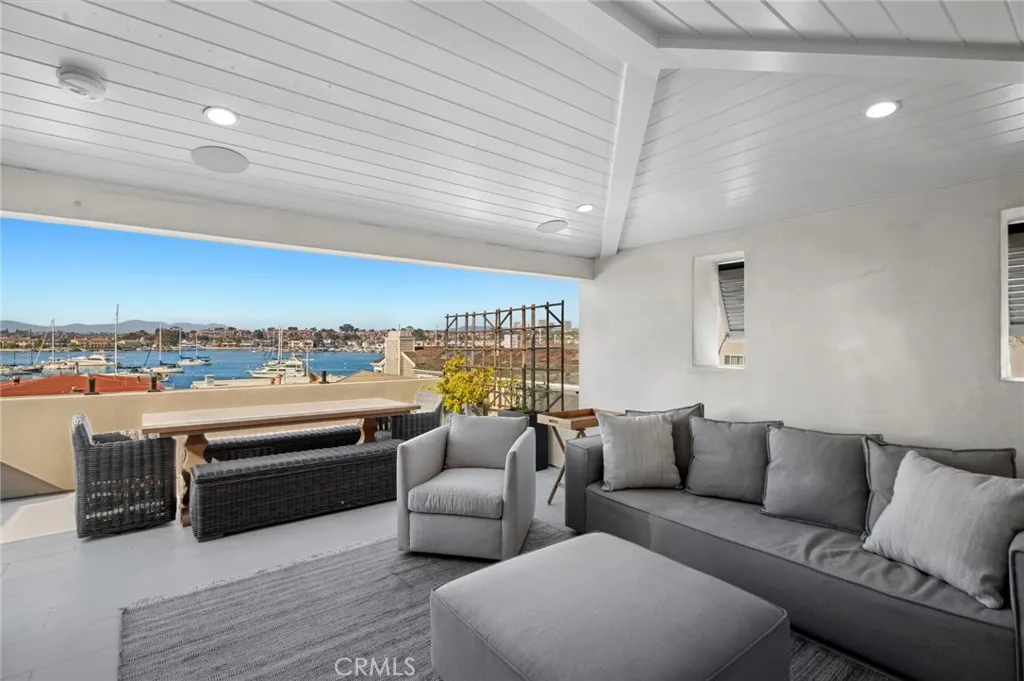 318 Coronado Street, Newport Beach, California 92661 home-pic-26