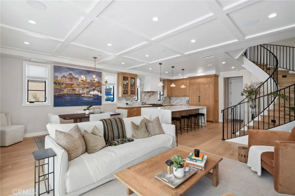 318 Coronado Street, Newport Beach, California 92661 home-pic-4
