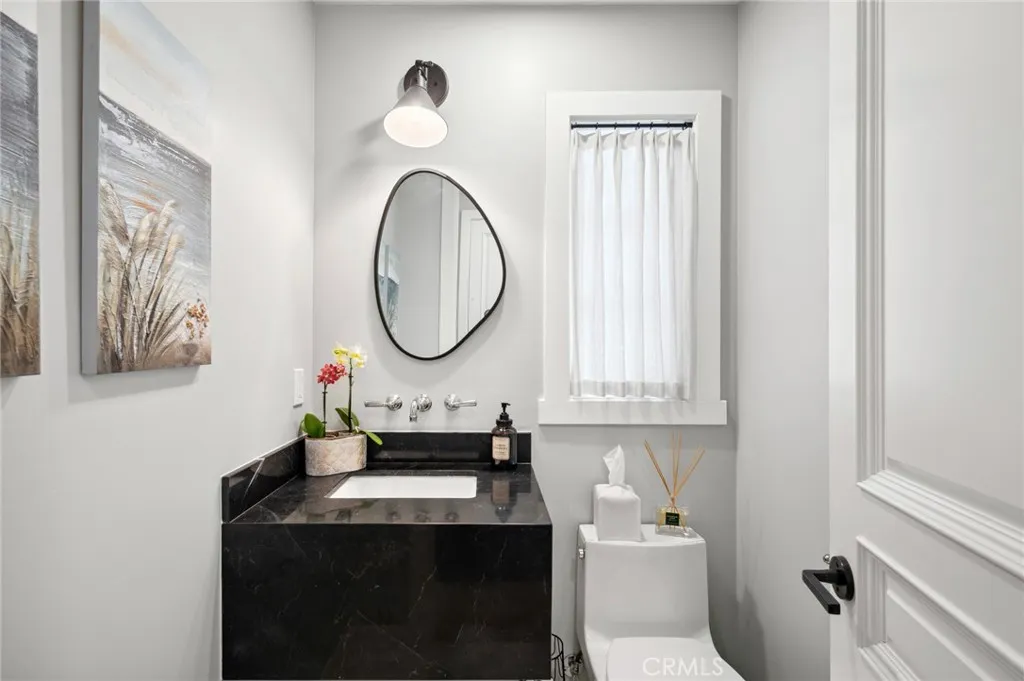 318 Coronado Street, Newport Beach, California 92661 home-pic-32