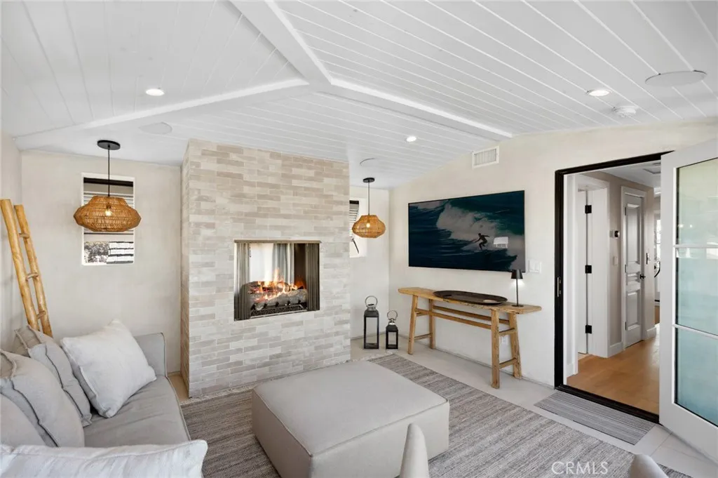 318 Coronado Street, Newport Beach, California 92661 home-pic-25