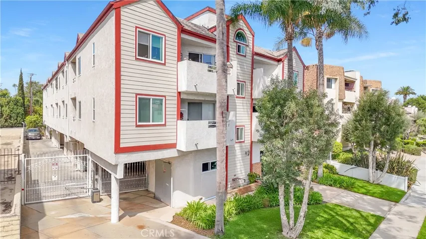 3945 N Virginia Road, Long Beach, California 90807