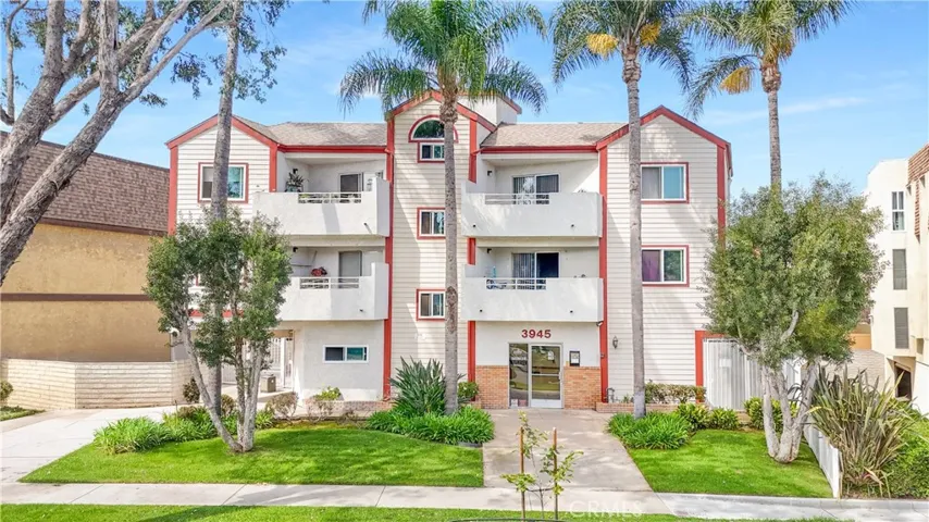 3945 N Virginia Road, Long Beach, California 90807
