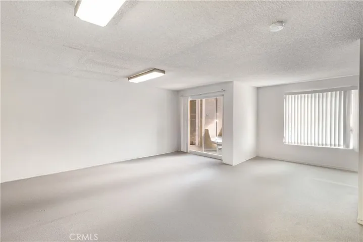 3945 N Virginia Road, Long Beach, California 90807