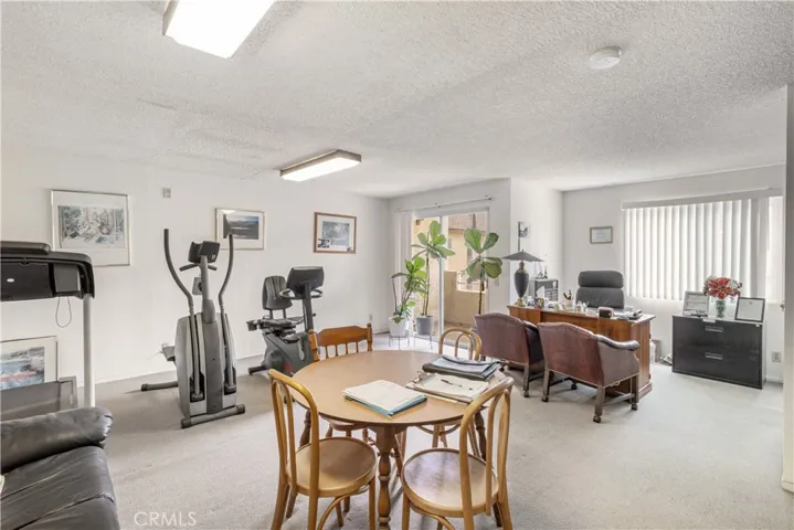 3945 N Virginia Road, Long Beach, California 90807