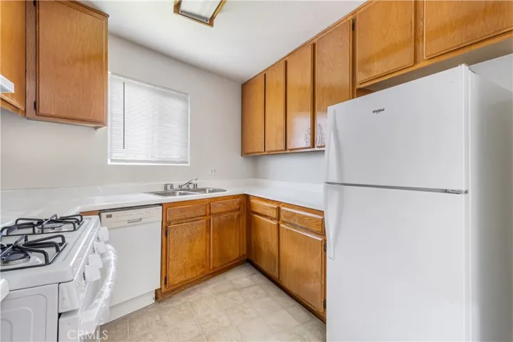 3945 N Virginia Road, Long Beach, California 90807