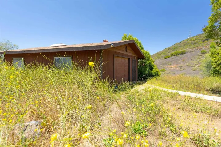 29556 Sierra Rojo Lane, Valley Center, California 92082