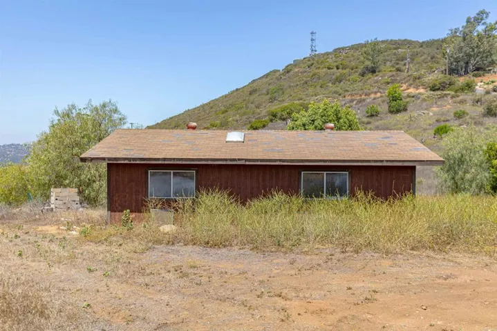 29556 Sierra Rojo Lane, Valley Center, California 92082