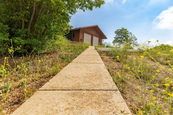 29556 Sierra Rojo Lane, Valley Center, California 92082