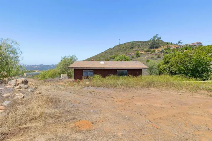 29556 Sierra Rojo Lane, Valley Center, California 92082