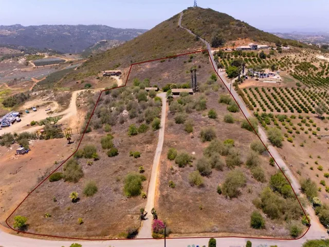 29556 Sierra Rojo Lane, Valley Center, California 92082