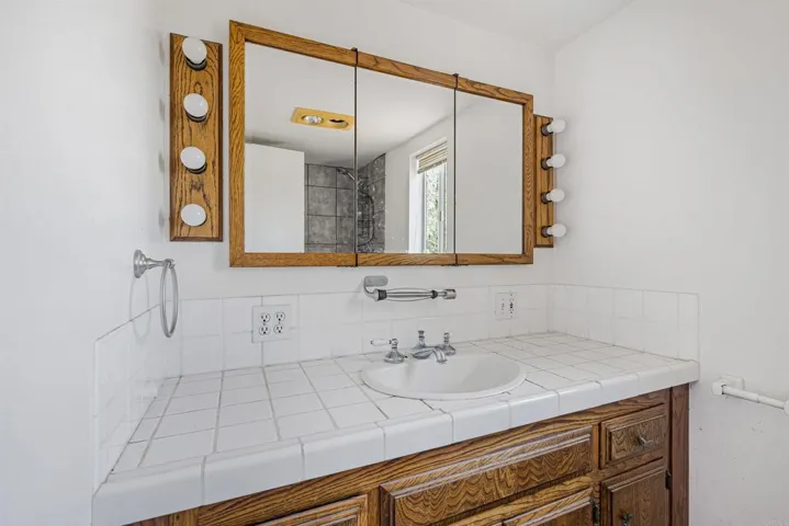 29556 Sierra Rojo Lane, Valley Center, California 92082