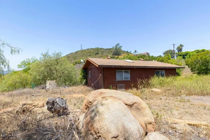 29556 Sierra Rojo Lane, Valley Center, California 92082