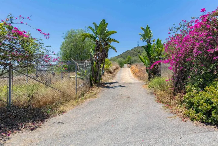 29556 Sierra Rojo Lane, Valley Center, California 92082