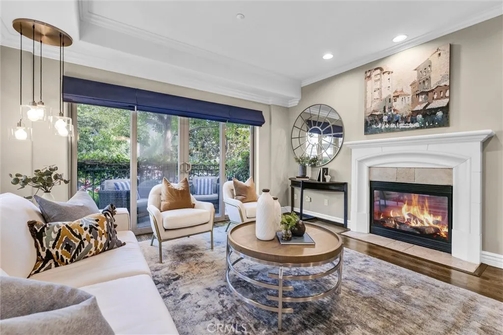 1741 S Bentley Avenue S 1, Los Angeles, California 90025 home-pic-0