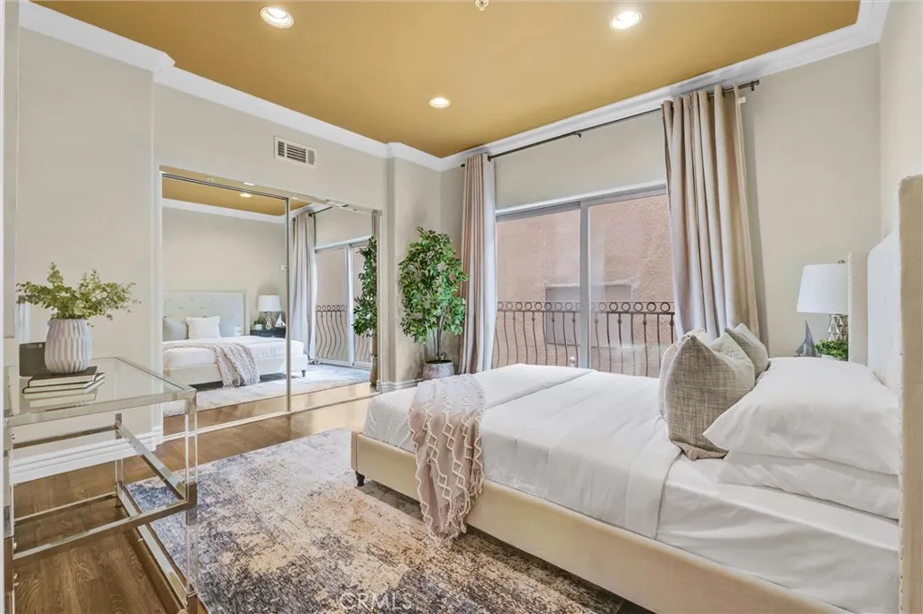 1741 S Bentley Avenue S 1, Los Angeles, California 90025 home-pic-15