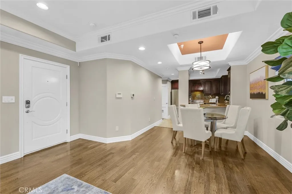 1741 S Bentley Avenue S 1, Los Angeles, California 90025 home-pic-4