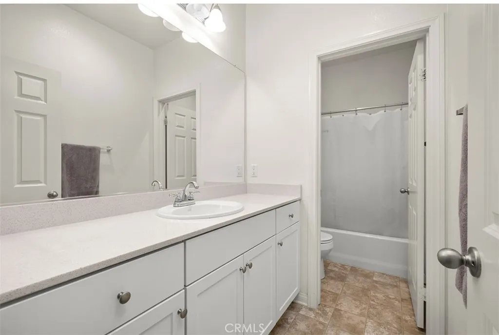 646 S Fillmore Avenue, Rialto, California 92376 home-pic-30