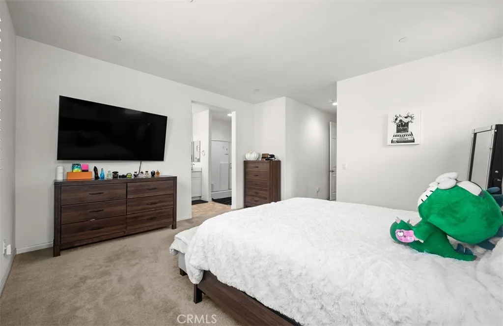 646 S Fillmore Avenue, Rialto, California 92376 home-pic-20